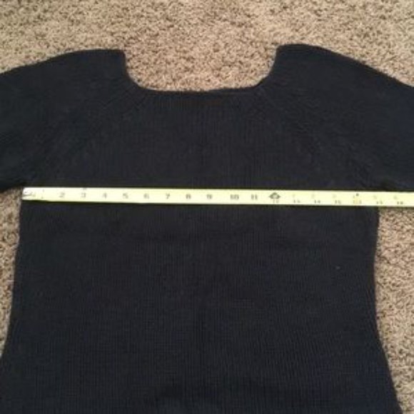 GAP Sweater w/ Box Neckline and 3/4 Sleeve - Picture 9 of 10